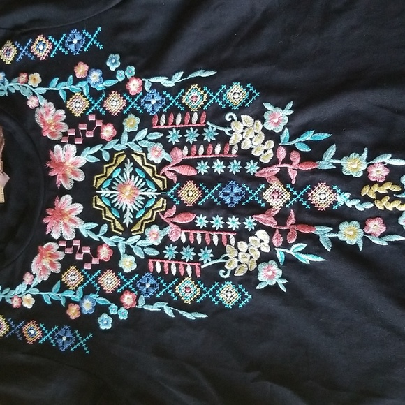 DRIFTWOOD Aztec Inspired Embroidered Top - Picture 2 of 8